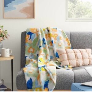Room Essentials Multicolor Floral Plush Throw Blanket 50” x 60”